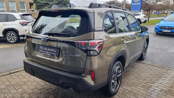 Subaru Forester 2.0i CVT Active NOVÝ Model 2015 - oficial ČR - 15
