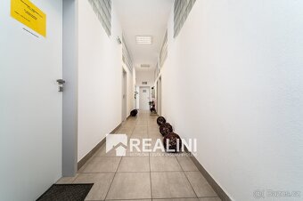 Na prodej obchodní prostor o velikosti 832m2 v centru Karvin - 15