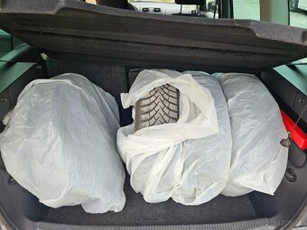 Škoda Roomster 1.2 TSI 63 kW 2012, 117.000 km, bez koroze - 15