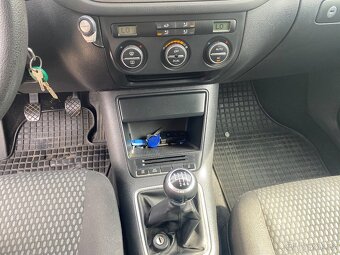 Volkswagen Tiguan 2.0 TDI 103 kW, 4x4, manuál - 15