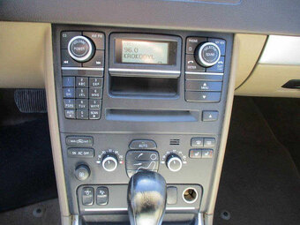 VOLVO XC90 2,4D5 147kw AWD Momentum Geartronic DPH 2012 - 15