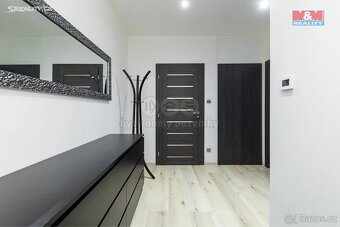 Rodinný dům 4+kk s garáži   Nová Ves u Oslavan - 15