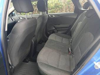 Kia Cee´d Combi 1,0 T-GDI MÁLO NAJETO, DPH - 15