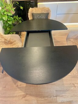 Kulatý rozkládací jídelní stůl Malaga, dekor dub, 115–155 cm - 15