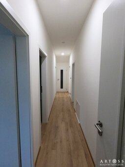 Pronájem novostavby rodinného domu 4+kk s terasou, v obci Li - 15