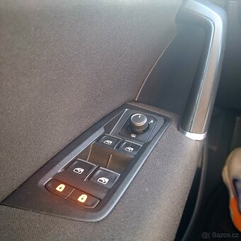 VW Touran (5T1), 7-místní, 09/2016
 - 15