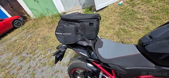 Honda CB 750 Hornet Rok 2023 najeto pouze 8900km - 15