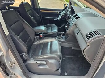 VW Touran 2.0 TDI 103kW,DSG,Highline,Tažné,Kamera,Serviska. - 15