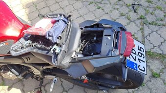 Zánovní Honda CB 650R, sleva 45.000Kč - 15