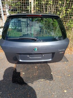 Skoda Fabia 2 combi facelift -  páté dveře, víko kufru - 15