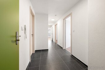 Litomyšl nový střešní byt 3kk, velká terasa, dvě garáž.stání - 15