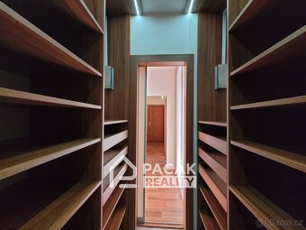 Pronájem zrekonstruovaného bytu 2+kk v Olomouci, ul. Nedvědo - 15