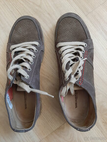 Různé dámské a dětské oblečení, doplňky, korále - 15