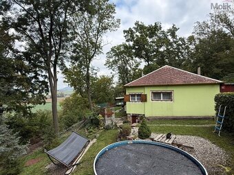 Chata s bazénem, obec Křesín, kat. území Levousy - 15