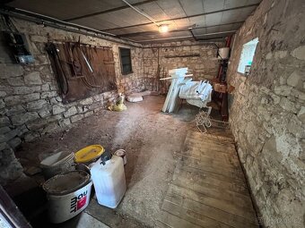 Chata po rekonstrukci u řeky Berounky pod hradem Křivoklát - 15