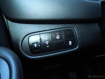Kia Carens 1.7CRDi FIFA WORLD CUP-7 MÍST - 15