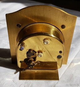 starožitný hrací budík, šaty, kabelka kožená,HRNEČKY - 15