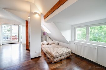 Nádherná prvorepubliková vila na unikátním místě v obci Nosi - 15