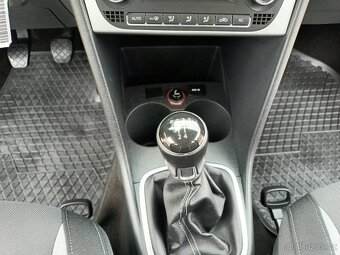 Volkswagen Polo 1,2 TSI TREND,SERVISKA,VÝHŘEV - 15