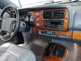 DODGE Durango 5.9 V8 12tis.najeto - 15