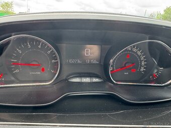 Peugeot 208 - 15