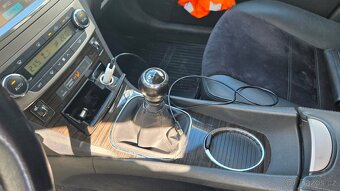 Toyota Avensis Combi 2.0 TDI nafta - 15