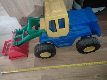Traktor na pískoviště - 15
