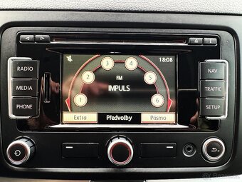 VOLKSWAGEN SHARAN 2.0TDI NAVIGACE,TAŽNÉ,ALU,WEBASTO,SERVISKA - 15