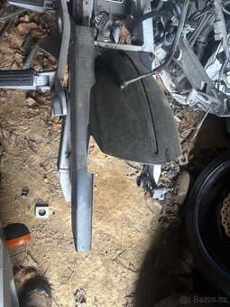 Rozprodam Yamaha TDM 900 01-13 na nahradni dily - 15