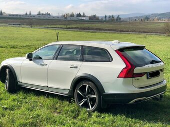 Volvo V90 Cross Country D4 AWD – raritní manuál, top stav - 15