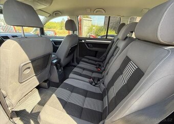 Volkswagen Touran 1,4 TSI 103kW TAŽNÉ, 7MÍST benzín manuál - 15