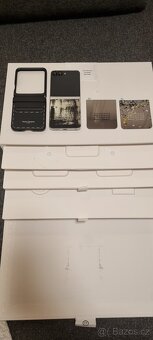 Galaxy Z Flip5 Maison Margiela PARIS 8GB/512GB - 15