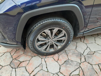 Toyota rav4 2,5 hybrid -lift naj 28 tis km 9/2023 - 15