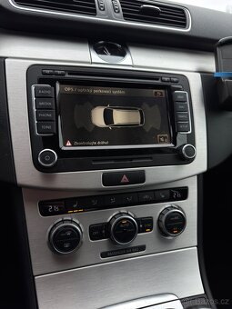 Vw Passat B7 2.0 TDI 103kw Highline/ alcantara/ kamera - 15