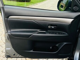 Mitsubishi Outlander 2.2Di-D 4x4 AUTOMAT SENZORY SERVISKA - 15