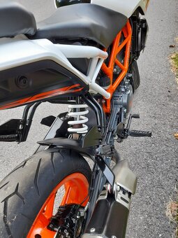 KTM 390 Duke - 15