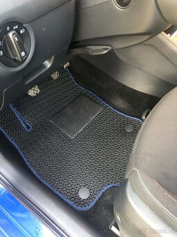 Eva Koberce do auta - 15