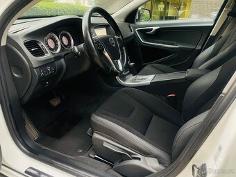 Volvo V60 2.0D 120KW AUTOMAT NAVI VÝHŘEV TAŽNÉ SERVISKA - 15