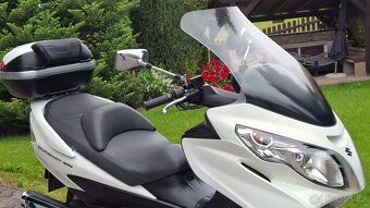 Suzuki Burgman 400 - r. 2011, najeto 42.318 km - 15