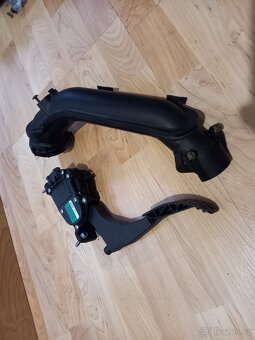 Škoda fabia .2 tsi 63 kw rok 2011 - 15