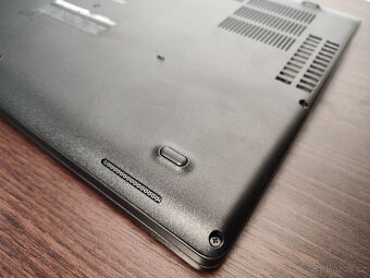 podsvícený Dell 5501,i5-9400h-4,3 GHz,512gb M.2,Top stav. - 15