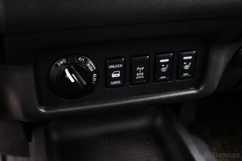 Nissan Navara DoubleCab 2.5D XE - 15