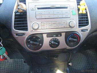 Hyundai i20 1.2 r.v.2010 po 1.maj.nový v ČR.naj.89 700km. - 15