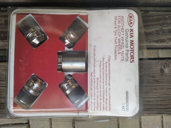Alu disky 8,5Jx18 ET45 - 5x114,3-Brock/na Kia Optima - 15