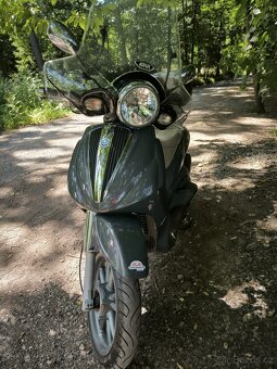 Piaggio Beverly 250 cruiser - 15