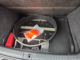 VW Tiguan 2.0TDI DSG 4x4 103kw tažné vyhřívané sedačky - 15