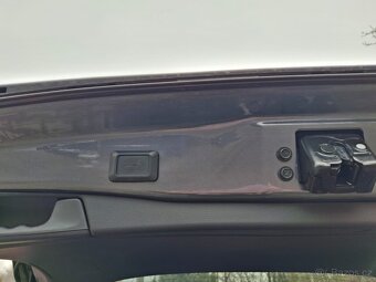 Toyota Rav 4 hybridní - 15