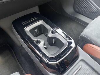 Volkswagen ID.4,  77 kWh 360 kamera Panorama HUD - 15