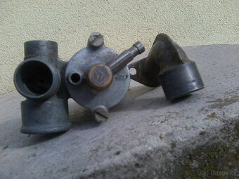 Jawa 50/550/555-sedlo,karburator s kolenem,kryty motoru,filt - 15