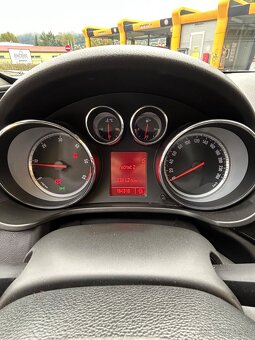 Opel Insignia - 15